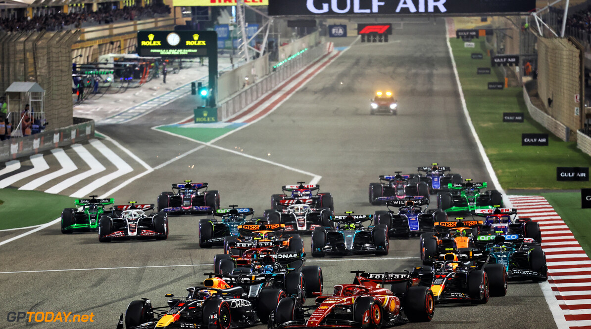 Formula One World Championship
Max Verstappen (NLD) Red Bull Racing RB20 leads Charles Leclerc (MON) Ferrari SF-24 at the start of the race.

02.03.2024. Formula 1 World Championship, Rd 1, Bahrain Grand Prix, Sakhir, Bahrain, Race Day.

- www.xpbimages.com, EMail: requests@xpbimages.com (C) Copyright: Batchelor / XPB Images
Motor Racing - Formula One World Championship - Bahrain Grand Prix - Race Day - Sakhir, Bahrain
xpbimages.com
Sakhir
Bahrain

Formel1 Formel F1 Formula 1 Formula1 GP Grand Prix one Bahrain I