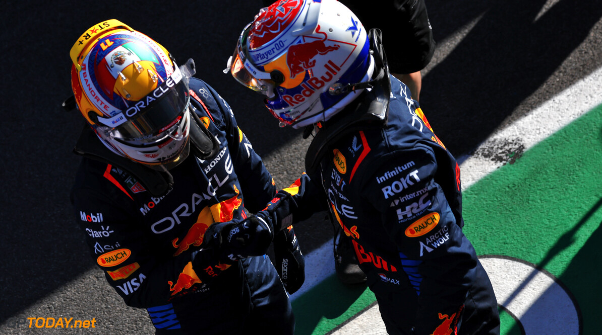 Formula One World Championship
(L to R): Sergio Perez (MEX) Red Bull Racing with pole sitter and team mate Max Verstappen (NLD) Red Bull Racing in qualifying parc ferme.

23.03.2024. Formula 1 World Championship, Rd 3, Australian Grand Prix, Albert Park, Melbourne, Australia, Qualifying Day.

 - www.xpbimages.com, EMail: requests@xpbimages.com (C) Copyright: Coates / XPB Images
Motor Racing - Formula One World Championship - Australian Grand Prix - Qualifying Day - Melbourne, Australia
xpbimages.com
Melbourne
Australia

Formel1 Formel F1 Formula 1 Formula1 GP Grand Prix one March Aus