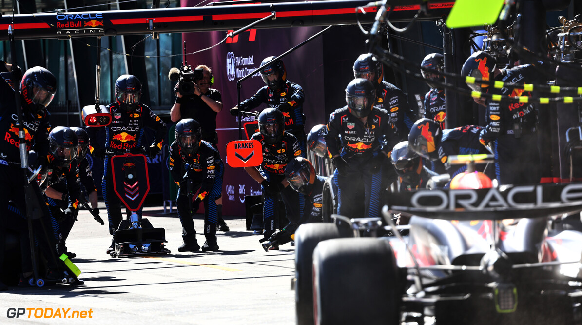 Formula One World Championship
Sergio Perez (MEX) Red Bull Racing RB20 makes a pit stop.

24.03.2024. Formula 1 World Championship, Rd 3, Australian Grand Prix, Albert Park, Melbourne, Australia, Race Day.

- www.xpbimages.com, EMail: requests@xpbimages.com (C) Copyright: Batchelor / XPB Images
Motor Racing - Formula One World Championship - Australian Grand Prix - Race Day - Melbourne, Australia
xpbimages.com
Melbourne
Australia

Formel1 Formel F1 Formula 1 Formula1 GP Grand Prix one March Aus