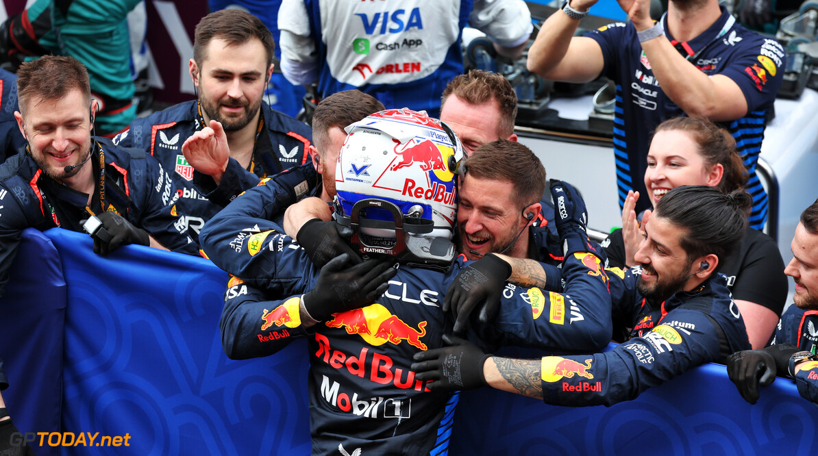 Formula One World Championship
Race winner Max Verstappen (NLD) Red Bull Racing celebrates with the team in parc ferme.

07.04.2024. Formula 1 World Championship, Rd 4, Japanese Grand Prix, Suzuka, Japan, Race Day.

- www.xpbimages.com, EMail: requests@xpbimages.com (C) Copyright: Moy / XPB Images
Motor Racing - Formula One World Championship - Japanese Grand Prix - Race Day - Suzuka, Japan
XPB Images
Suzuka
Japan

Formel1 Formel F1 Formula 1 Formula1 GP Grand Prix one Suzuka Ci