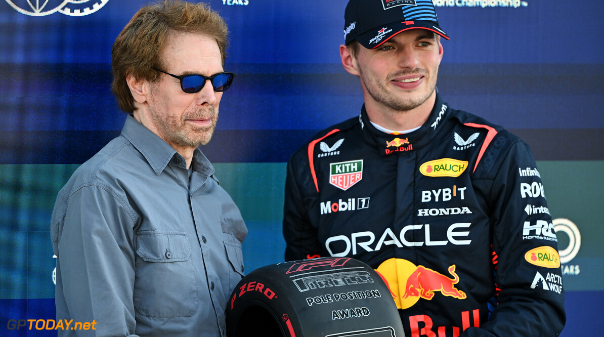Formula One World Championship
(L to R): Jerry Bruckheimer (USA) Film Producer presents the Pirelli Pole Position Award to Max Verstappen (NLD) Red Bull Racing.

04.05.2024. Formula 1 World Championship, Rd 6, Miami Grand Prix, Miami, Florida, USA, Sprint and Qualifying Day.

- www.xpbimages.com, EMail: requests@xpbimages.com (C) Copyright: Price / XPB Images
Motor Racing - Formula One World Championship - Miami Grand Prix - Sprint and Qualifying Day - Miami, USA
XPB Images
Miami
USA

Formel1 Formel F1 Formula 1 Formula1 GP Grand Prix one Miami Int