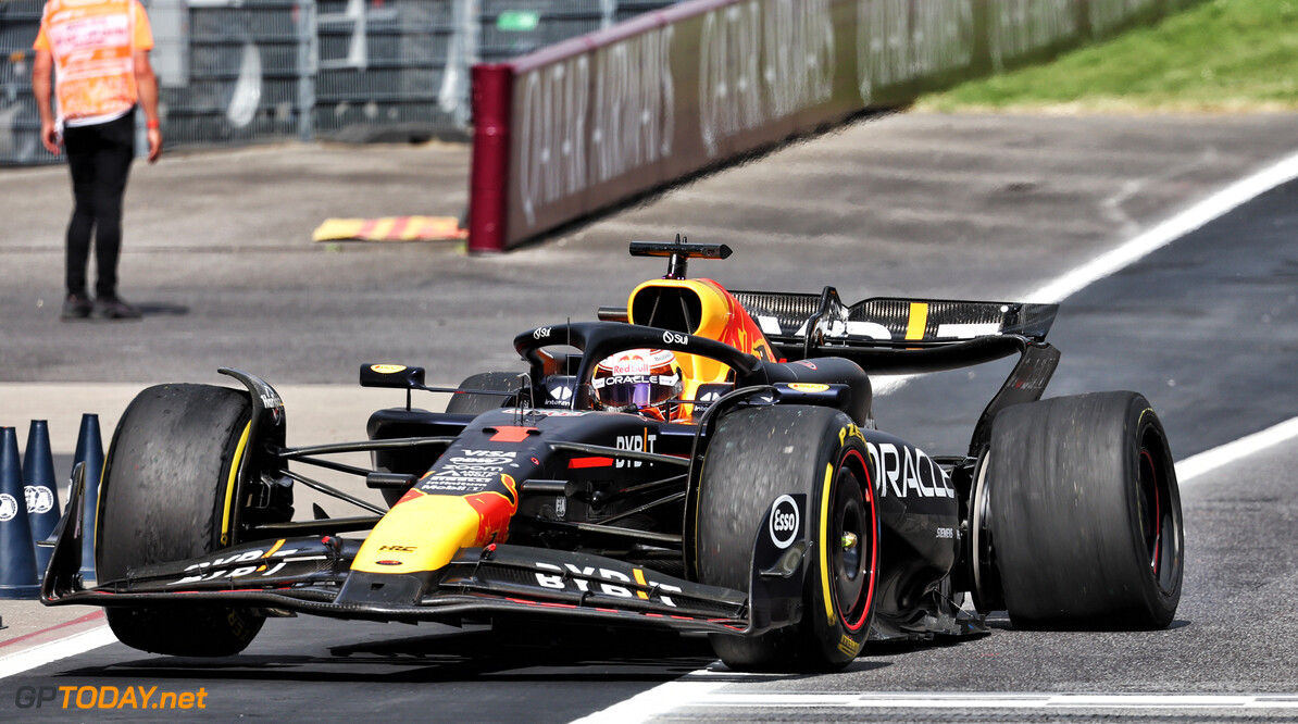 Formula One World Championship
Max Verstappen (NLD) Red Bull Racing RB20 makes a pit stop with a puncture after collision with Lando Norris (GBR) McLaren MCL38.

30.06.2024. Formula 1 World Championship, Rd 11, Austrian Grand Prix, Spielberg, Austria, Race Day.

- www.xpbimages.com, EMail: requests@xpbimages.com (C) Copyright: Batchelor / XPB Images
Motor Racing - Formula One World Championship - Austrian Grand Prix - Race Day - Spielberg, Austria
xpbimages.com
Spielberg
Austria

Formel1 Formel F1 Formula 1 Formula1 GP Grand Prix one Circuit A