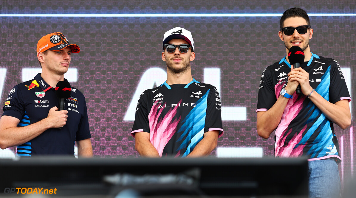 Formula One World Championship
Max Verstappen (NLD), Red Bull Racing Esteban Ocon (FRA), Alpine F1 Team Pierre Gasly (FRA), Alpine F1 Team 
20.07.2024. Formula 1 World Championship, Rd 13, Hungarian Grand Prix, Budapest, Hungary, Qualifying Day.
- www.xpbimages.com, EMail: requests@xpbimages.com (C) Copyright: Charniaux / XPB Images
Motor Racing - Formula One World Championship - Hungarian Grand Prix - Qualifying Day - Budapest, Hungary
XPB Images
Budapest
Hungary

Formel1 Formel F1 Formula 1 Formula1 GP Grand Prix one Circuit H