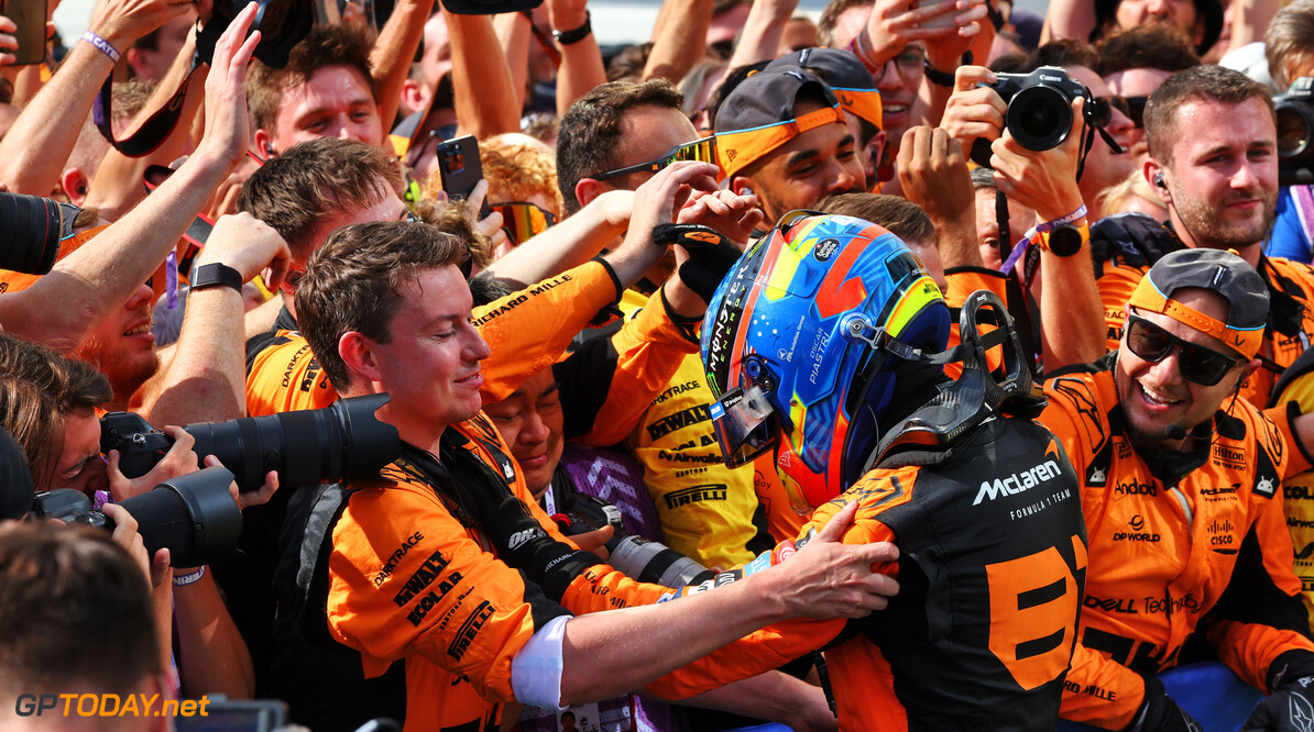 Formula One World Championship
Race winner Oscar Piastri (AUS) McLaren celebrates in parc ferme with the team.

21.07.2024. Formula 1 World Championship, Rd 13, Hungarian Grand Prix, Budapest, Hungary, Race Day.

- www.xpbimages.com, EMail: requests@xpbimages.com (C) Copyright: Batchelor / XPB Images
Motor Racing - Formula One World Championship - Hungarian Grand Prix - Race Day - Budapest, Hungary
XPB Images
Budapest
Hungary

Formel1 Formel F1 Formula 1 Formula1 GP Grand Prix one Circuit H