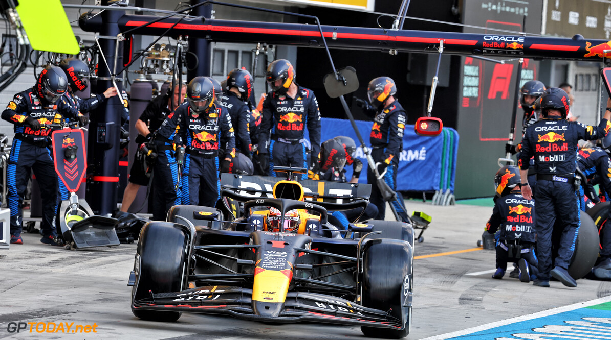 Formula One World Championship
Max Verstappen (NLD) Red Bull Racing RB20 makes a pit stop.

21.07.2024. Formula 1 World Championship, Rd 13, Hungarian Grand Prix, Budapest, Hungary, Race Day.

- www.xpbimages.com, EMail: requests@xpbimages.com (C) Copyright: Batchelor / XPB Images
Motor Racing - Formula One World Championship - Hungarian Grand Prix - Race Day - Budapest, Hungary
XPB Images
Budapest
Hungary

Formel1 Formel F1 Formula 1 Formula1 GP Grand Prix one Circuit H