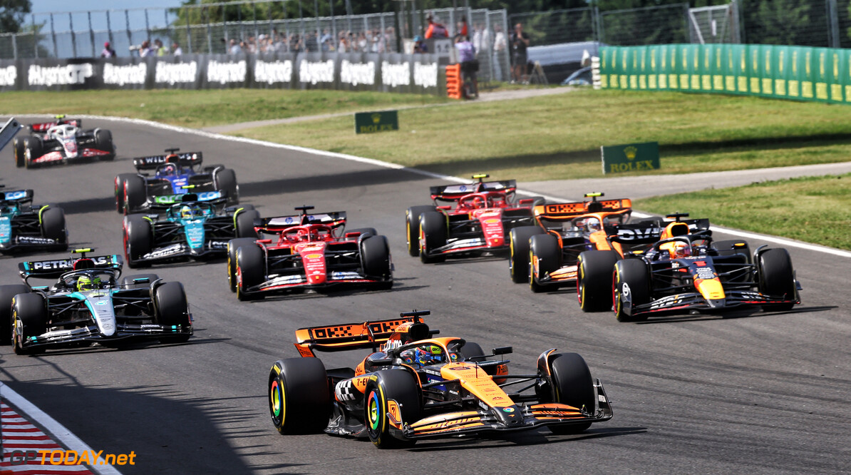 Formula One World Championship
Oscar Piastri (AUS) McLaren MCL38 leads at the start of the race.

21.07.2024. Formula 1 World Championship, Rd 13, Hungarian Grand Prix, Budapest, Hungary, Race Day.

- www.xpbimages.com, EMail: requests@xpbimages.com (C) Copyright: Batchelor / XPB Images
Motor Racing - Formula One World Championship - Hungarian Grand Prix - Race Day - Budapest, Hungary
XPB Images
Budapest
Hungary

Formel1 Formel F1 Formula 1 Formula1 GP Grand Prix one Circuit H