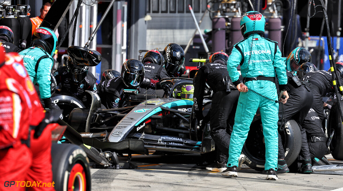 Formula One World Championship
Lewis Hamilton (GBR) Mercedes AMG F1 W15 makes a pit stop.

21.07.2024. Formula 1 World Championship, Rd 13, Hungarian Grand Prix, Budapest, Hungary, Race Day.

- www.xpbimages.com, EMail: requests@xpbimages.com (C) Copyright: Batchelor / XPB Images
Motor Racing - Formula One World Championship - Hungarian Grand Prix - Race Day - Budapest, Hungary
XPB Images
Budapest
Hungary

Formel1 Formel F1 Formula 1 Formula1 GP Grand Prix one Circuit H