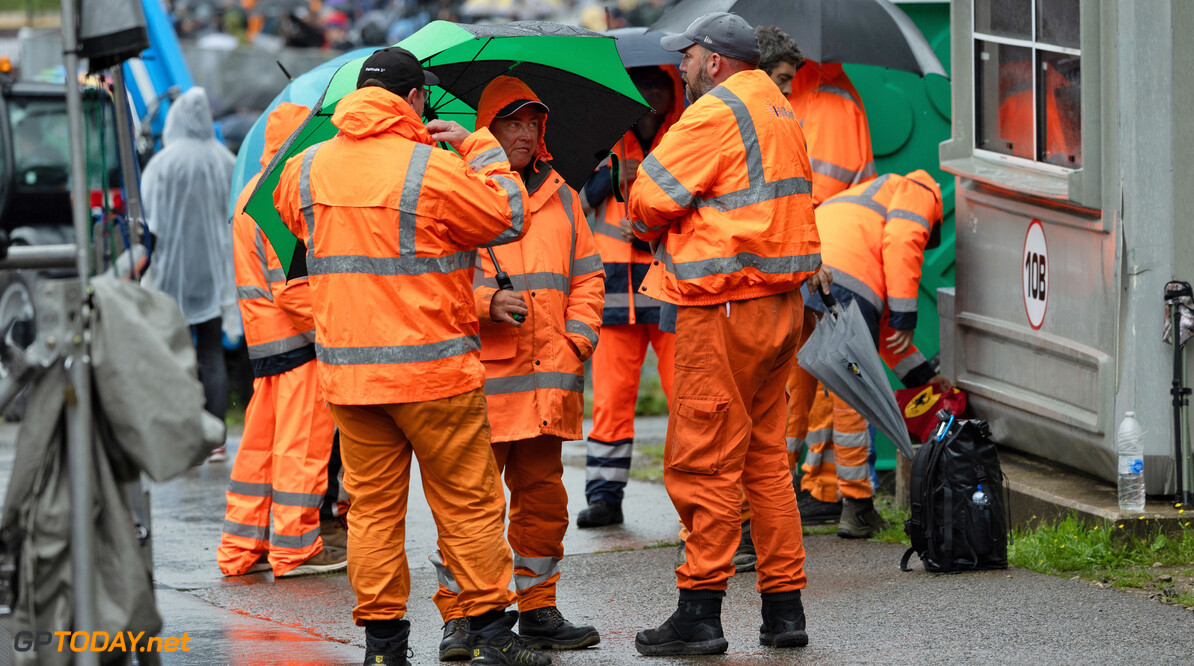 Formula One World Championship
Circuit atmosphere - marshals.

27.07.2024. Formula 1 World Championship, Rd 14, Belgian Grand Prix, Spa Francorchamps, Belgium, Qualifying Day.

- www.xpbimages.com, EMail: requests@xpbimages.com (C) Copyright: Rew / XPB Images
Motor Racing - Formula One World Championship - Belgian Grand Prix - Qualifying Day - Spa Francorchamps, Belgium
XPB Images
Spa Francorchamps
Belgium

Formel1 Formel F1 Formula 1 Formula1 GP Grand Prix one Circuit d