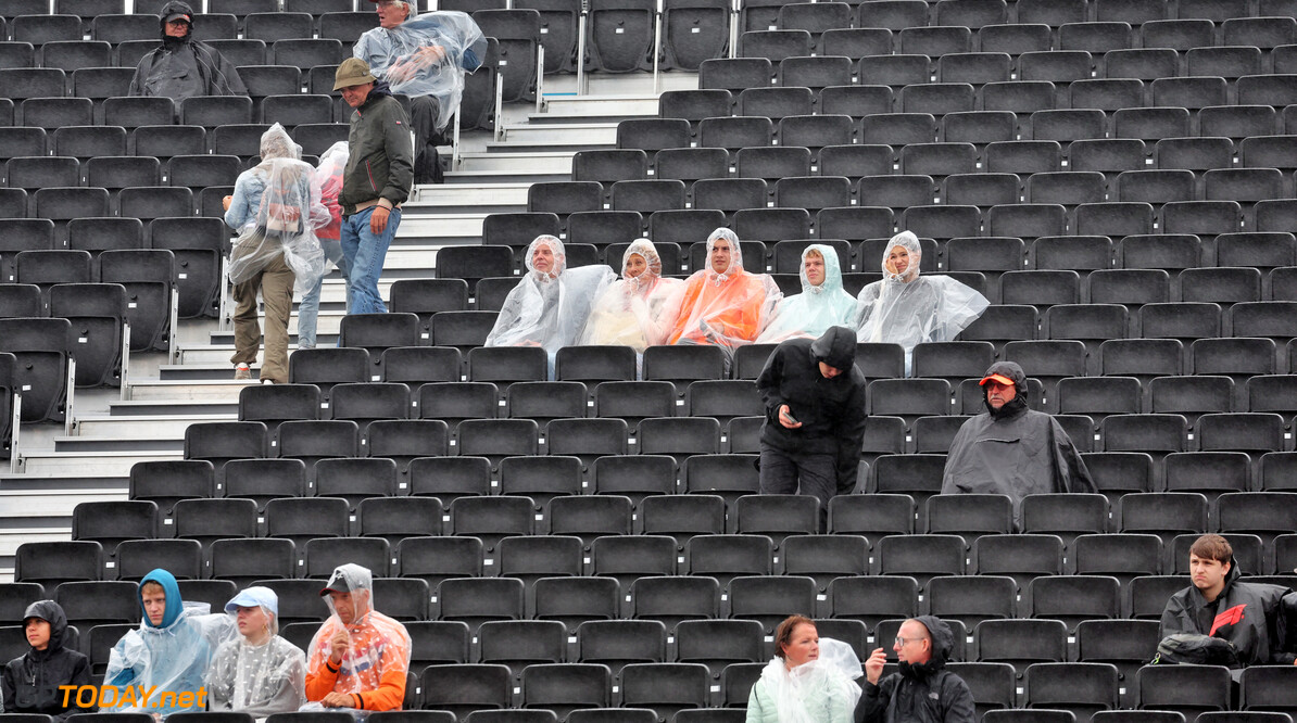 Formula One World Championship
Circuit atmosphere - fans in the grandstand.

23.08.2024. Formula 1 World Championship, Rd 15, Dutch Grand Prix, Zandvoort, Netherlands, Practice Day.

- www.xpbimages.com, EMail: requests@xpbimages.com (C) Copyright: Moy / XPB Images
Motor Racing - Formula One World Championship - Dutch Grand Prix - Practice Day - Zandvoort, Netherlands
XPB Images
Zandvoort
Netherlands

Formel1 Formel F1 Formula 1 Formula1 GP Grand Prix one Circuit Z