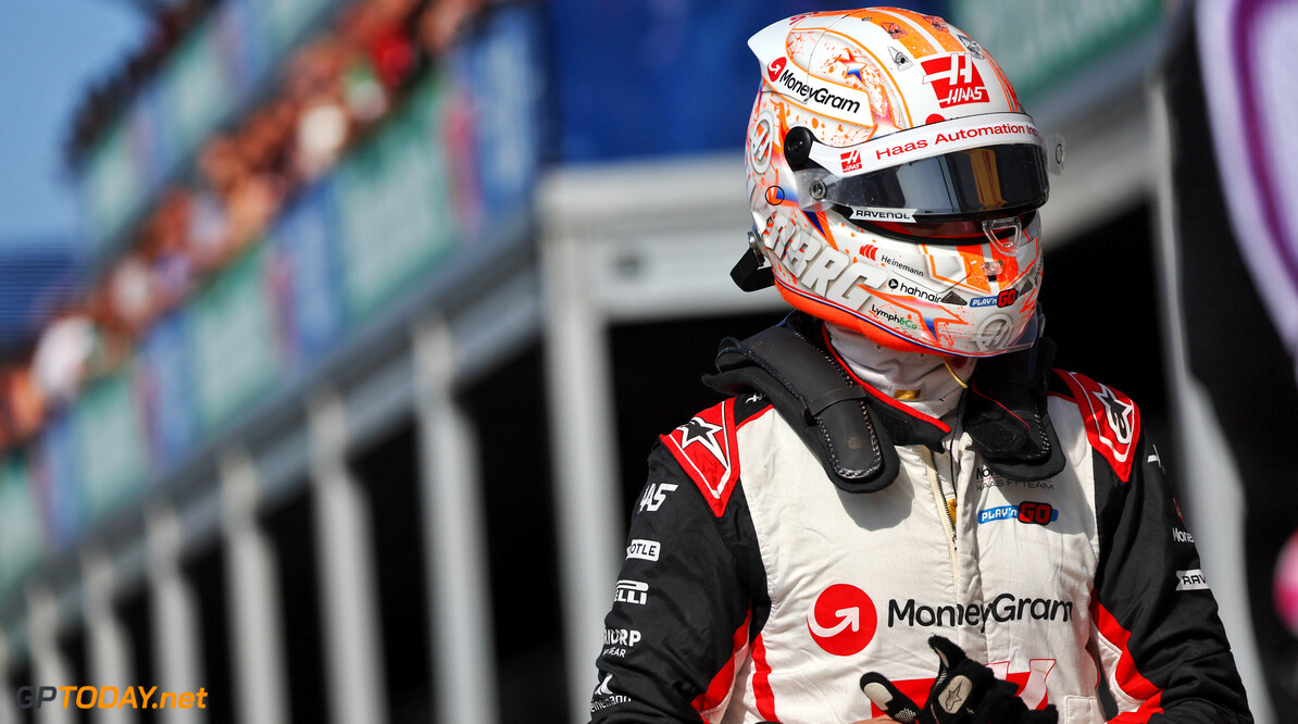 Formula One World Championship
Nico Hulkenberg (GER) Haas F1 Team walks back to the pits after he crashed in the second practice session.

23.08.2024. Formula 1 World Championship, Rd 15, Dutch Grand Prix, Zandvoort, Netherlands, Practice Day.

- www.xpbimages.com, EMail: requests@xpbimages.com (C) Copyright: Batchelor / XPB Images
Motor Racing - Formula One World Championship - Dutch Grand Prix - Practice Day - Zandvoort, Netherlands
XPB Images
Zandvoort
Netherlands

Formel1 Formel F1 Formula 1 Formula1 GP Grand Prix one Circuit Z