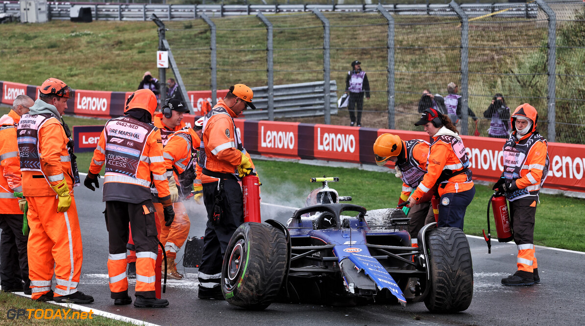 Formula One World Championship
Marshals on the circuit after Logan Sargeant (USA) Williams Racing FW46 crashed in the third practice session.

24.08.2024. Formula 1 World Championship, Rd 15, Dutch Grand Prix, Zandvoort, Netherlands, Qualifying Day.

- www.xpbimages.com, EMail: requests@xpbimages.com (C) Copyright: Moy / XPB Images
Motor Racing - Formula One World Championship - Dutch Grand Prix - Qualifying Day - Zandvoort, Netherlands
XPB Images
Zandvoort
Netherlands

Formel1 Formel F1 Formula 1 Formula1 GP Grand Prix one Circuit Z