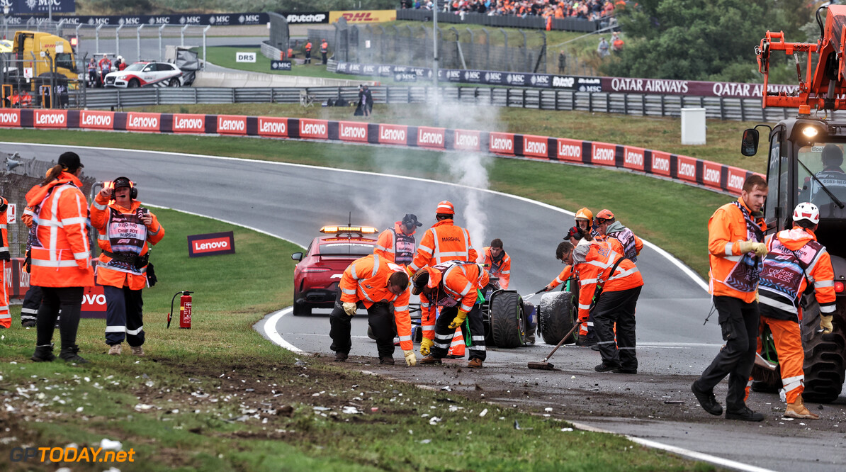 Formula One World Championship
Marshals clear the circuit after Logan Sargeant (USA) Williams Racing FW46 crashed in the third practice session.

24.08.2024. Formula 1 World Championship, Rd 15, Dutch Grand Prix, Zandvoort, Netherlands, Qualifying Day.

- www.xpbimages.com, EMail: requests@xpbimages.com (C) Copyright: Moy / XPB Images
Motor Racing - Formula One World Championship - Dutch Grand Prix - Qualifying Day - Zandvoort, Netherlands
XPB Images
Zandvoort
Netherlands

Formel1 Formel F1 Formula 1 Formula1 GP Grand Prix one Circuit Z