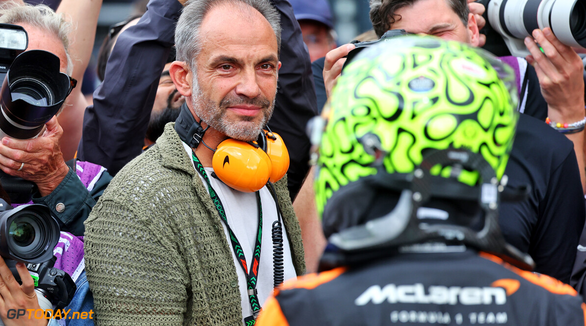 Formula One World Championship
Lando Norris (GBR) McLaren celebrates his pole position in qualifying parc ferme with his father Adam Norris (GBR).

24.08.2024. Formula 1 World Championship, Rd 15, Dutch Grand Prix, Zandvoort, Netherlands, Qualifying Day.

- www.xpbimages.com, EMail: requests@xpbimages.com (C) Copyright: Batchelor / XPB Images
Motor Racing - Formula One World Championship - Dutch Grand Prix - Qualifying Day - Zandvoort, Netherlands
XPB Images
Zandvoort
Netherlands

Formel1 Formel F1 Formula 1 Formula1 GP Grand Prix one Circuit Z