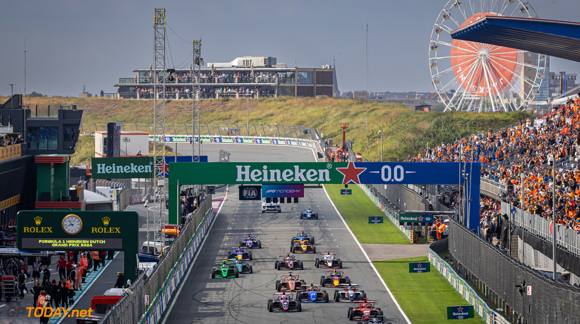 FIA Formula Academy
Doriane Pin (FRA) Prema Racing leads Maya Weug (NLD) Prema and Abbi Pulling (GBR) Rodin Motorsport at the start of the race.

25.08.2024. FIA Formula Academy, Rd 4, Race 2, Zandvoort, Netherlands, Sunday.

- www.xpbimages.com, EMail: requests@xpbimages.com Copyright: XPB Images
Motor Racing - FIA Formula Academy - Sunday - Zandvoort, Netherlands
xpbimages.com
Zandvoort
Netherlands

August Sunday Circuit Zandvoort August The Netherlands Holland N