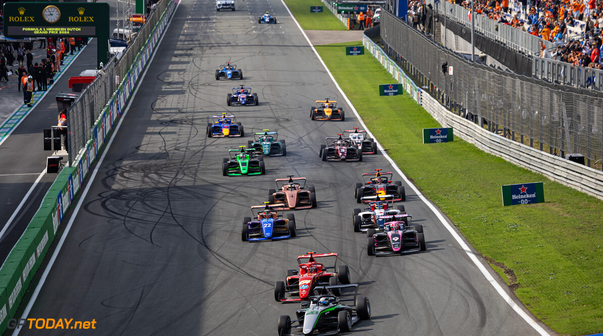 FIA Formula Academy
Doriane Pin (FRA) Prema Racing leads Maya Weug (NLD) Prema and Abbi Pulling (GBR) Rodin Motorsport at the start of the race.

25.08.2024. FIA Formula Academy, Rd 4, Race 2, Zandvoort, Netherlands, Sunday.

- www.xpbimages.com, EMail: requests@xpbimages.com Copyright: XPB Images
Motor Racing - FIA Formula Academy - Sunday - Zandvoort, Netherlands
xpbimages.com
Zandvoort
Netherlands

August Sunday Circuit Zandvoort August The Netherlands Holland N