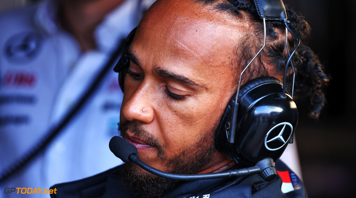 Hamilton hint op pitlane start: "Auto was een nachtmerrie"