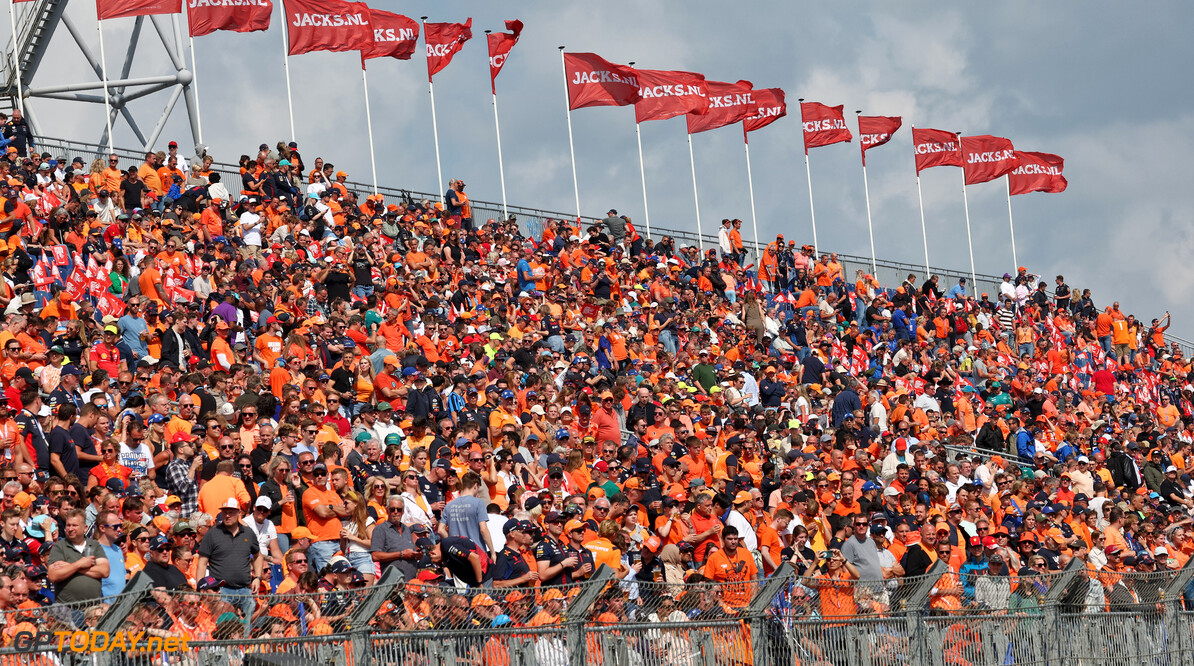 Formula One World Championship
Circuit atmosphere - fans in the grandstand.

25.08.2024. Formula 1 World Championship, Rd 15, Dutch Grand Prix, Zandvoort, Netherlands, Race Day.

- www.xpbimages.com, EMail: requests@xpbimages.com (C) Copyright: Moy / XPB Images
Motor Racing - Formula One World Championship - Dutch Grand Prix - Race Day - Zandvoort, Netherlands
XPB Images
Zandvoort
Netherlands

Formel1 Formel F1 Formula 1 Formula1 GP Grand Prix one Circuit Z