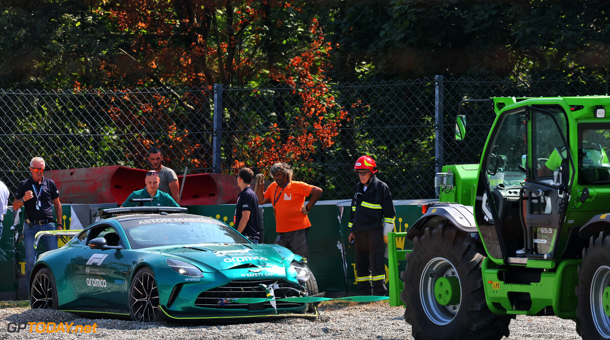 Formula One World Championship
The Aston Martin FIA Safety Car is extracated from the tyre barrier after it crashed at the Parabolica.

29.08.2024. Formula 1 World Championship, Rd 16, Italian Grand Prix, Monza, Italy, Preparation Day.

- www.xpbimages.com, EMail: requests@xpbimages.com (C) Copyright: XPB Images
Motor Racing - Formula One World Championship - Italian Grand Prix - Preparation Day - Monza, Italy
XPB Images
Monza
Italy

Formel1 Formel F1 Formula 1 Formula1 GP Grand Prix one Italy Ita