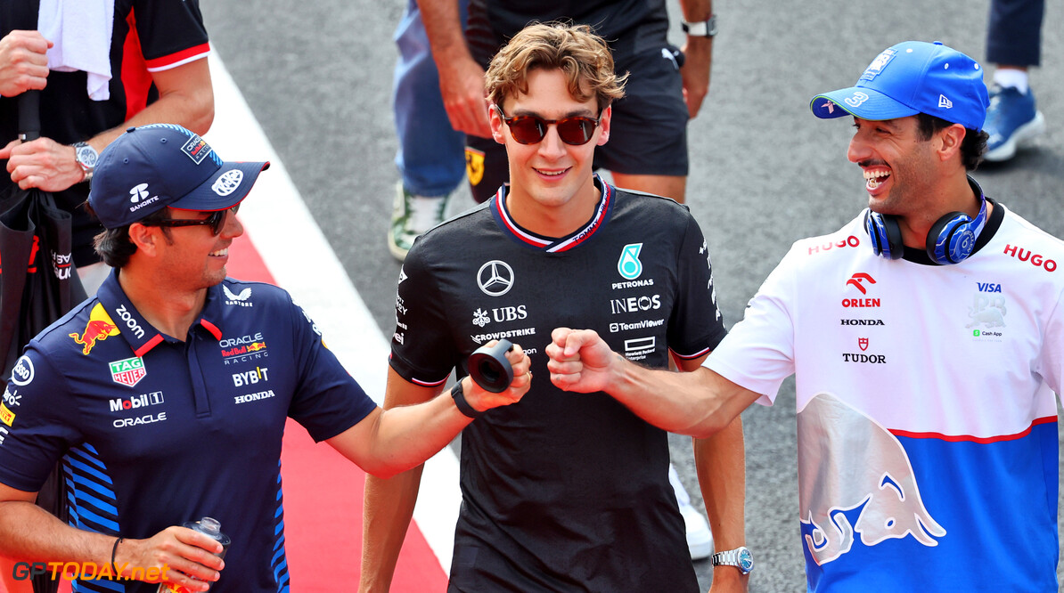 Formula One World Championship
(L to R): Sergio Perez (MEX) Red Bull Racing with George Russell (GBR) Mercedes AMG F1 and Daniel Ricciardo (AUS) RB on the drivers' parade.

01.09.2024. Formula 1 World Championship, Rd 16, Italian Grand Prix, Monza, Italy, Race Day.

- www.xpbimages.com, EMail: requests@xpbimages.com (C) Copyright: Batchelor / XPB Images
Motor Racing - Formula One World Championship - Italian Grand Prix - Race Day - Monza, Italy
XPB Images
Monza
Italy

Formel1 Formel F1 Formula 1 Formula1 GP Grand Prix Italy Italian