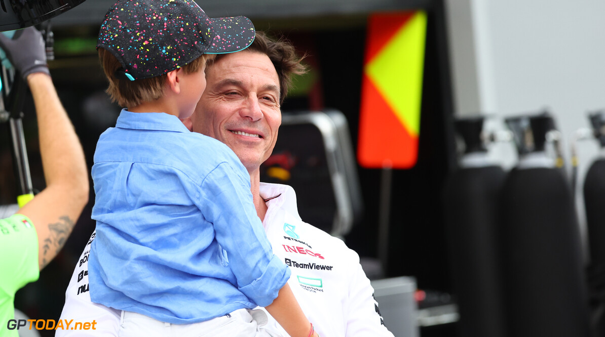 Formula One World Championship
Toto Wolff (GER) Mercedes AMG F1 Shareholder and Executive Director with his son Jack.
01.09.2024. Formula 1 World Championship, Rd 16, Italian Grand Prix, Monza, Italy, Race Day.
- www.xpbimages.com, EMail: requests@xpbimages.com (C) Copyright: Batchelor / XPB Images
Motor Racing - Formula One World Championship - Italian Grand Prix - Race Day - Monza, Italy
XPB Images
Monza
Italy

Formel1 Formel F1 Formula 1 Formula1 GP Grand Prix Italy Italian