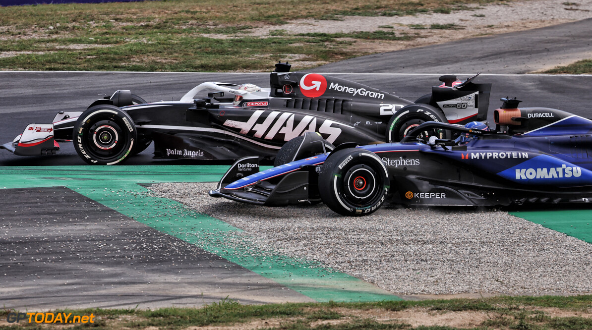 Formula One World Championship
Kevin Magnussen (DEN) Haas VF-24 and Alexander Albon (THA) Williams Racing FW46 battle for position.

01.09.2024. Formula 1 World Championship, Rd 16, Italian Grand Prix, Monza, Italy, Race Day.

- www.xpbimages.com, EMail: requests@xpbimages.com (C) Copyright: Bearne / XPB Images
Motor Racing - Formula One World Championship - Italian Grand Prix - Race Day - Monza, Italy
XPB Images
Monza
Italy

Formel1 Formel F1 Formula 1 Formula1 GP Grand Prix Italy Italian