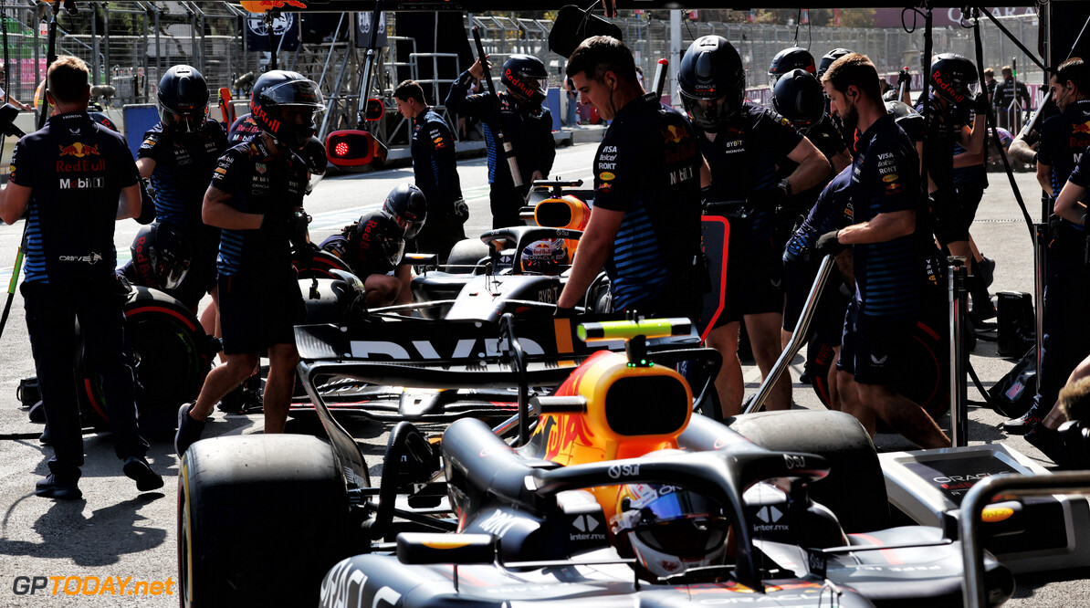 Formula One World Championship
Max Verstappen (NLD) Red Bull Racing RB20 and Sergio Perez (MEX) Red Bull Racing RB20 in the pits.

13.09.2024. Formula 1 World Championship, Rd 17, Azerbaijan Grand Prix, Baku Street Circuit, Azerbaijan, Practice Day.

 - www.xpbimages.com, EMail: requests@xpbimages.com (C) Copyright: Coates / XPB Images
Motor Racing - Formula One World Championship - Azerbaijan Grand Prix - Practice Day - Baku, Azerbaijan
XPB Images
Baku
Azerbaijan

Formel1 Formel F1 Formula 1 Formula1 GP Grand Prix one Circuit B