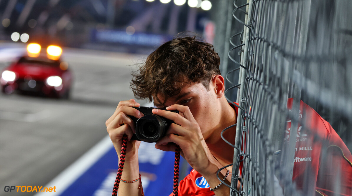 Formula One World Championship
Oliver Bearman (GBR) Ferrari Reserve Driver takes pictures with a Leica lensed camera.

19.09.2024. Formula 1 World Championship, Rd 18, Singapore Grand Prix, Marina Bay Street Circuit, Singapore, Preparation Day.

 - www.xpbimages.com, EMail: requests@xpbimages.com (C) Copyright: Coates / XPB Images
Motor Racing - Formula One World Championship - Singapore Grand Prix - Preparation Day - Singapore, Singapore
XPB Images
Singapore
Singapore

Formel1 Formel F1 Formula 1 Formula1 GP Grand Prix one Marina Bay Street Circuit September Thursday Singapore 19 09 9 2024 Oli Oliver Ollie