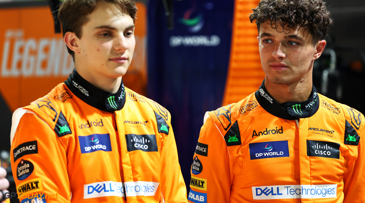 Formula One World Championship
(L to R): Oscar Piastri (AUS) McLaren and Lando Norris (GBR) McLaren.

19.09.2024. Formula 1 World Championship, Rd 18, Singapore Grand Prix, Marina Bay Street Circuit, Singapore, Preparation Day.

- www.xpbimages.com, EMail: requests@xpbimages.com (C) Copyright: Batchelor / XPB Images
Motor Racing - Formula One World Championship - Singapore Grand Prix - Preparation Day - Singapore, Singapore
XPB Images
Singapore
Singapore

Formel1 Formel F1 Formula 1 Formula1 GP Grand Prix one Marina Bay Street Circuit September Thursday Singapore 19 09 9 2024