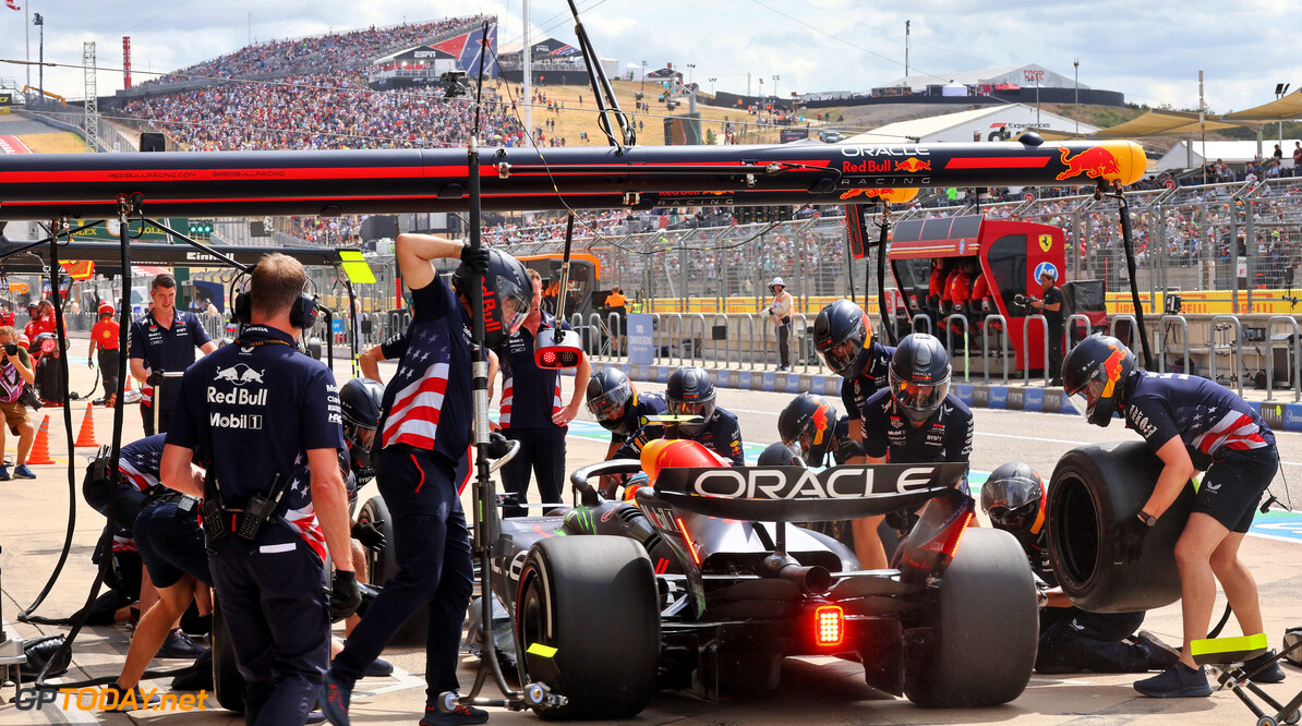 Formula One World Championship
Sergio Perez (MEX) Red Bull Racing RB20 in the pits.

18.10.2024. Formula 1 World Championship, Rd 19, United States Grand Prix, Austin, Texas, USA, Sprint Qualifying Day

- www.xpbimages.com, EMail: requests@xpbimages.com (C) Copyright: Batchelor / XPB Images
Motor Racing - Formula One World Championship - United States Grand Prix - Sprint Qualifying Day - Austin, USA
XPB Images
Austin
USA

Formel1 Formel F1 Formula 1 Formula1 GP Grand Prix one Circuit of The Americas COTA Texas USA United States of America Friday October 18 10 2024 Action Track Sergio P?rez Sergio P?rez Mendoza Checo Perez Checo P?rez Practice