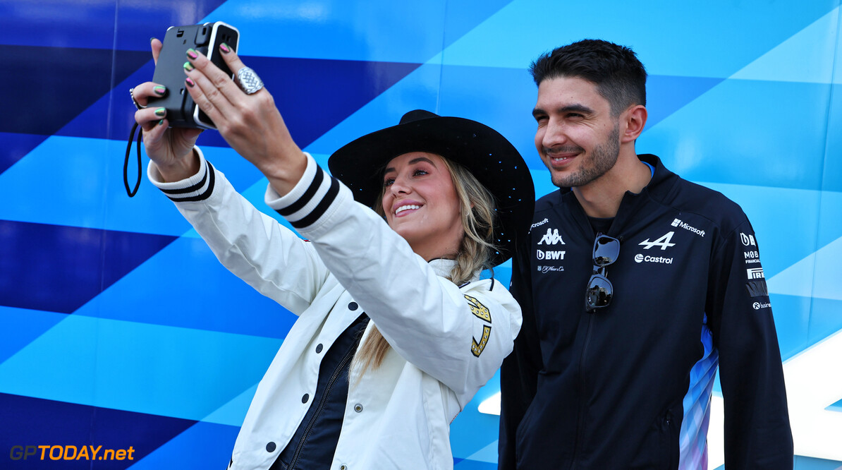 Formula One World Championship
Esteban Ocon (FRA) Alpine F1 Team with Lainey Wilson (USA) Singer. 

17.10.2024. Formula 1 World Championship, Rd 19, United States Grand Prix, Austin, Texas, USA, Preparation Day.

- www.xpbimages.com, EMail: requests@xpbimages.com (C) Copyright: Moy / XPB Images
Motor Racing - Formula One World Championship - United States Grand Prix - Preparation Day - Austin, USA
XPB Images
Austin
USA

Formel1 Formel F1 Formula 1 Formula1 GP Grand Prix one Circuit of The Americas Thursday COTA Texas USA United States of America October 17 10 2024