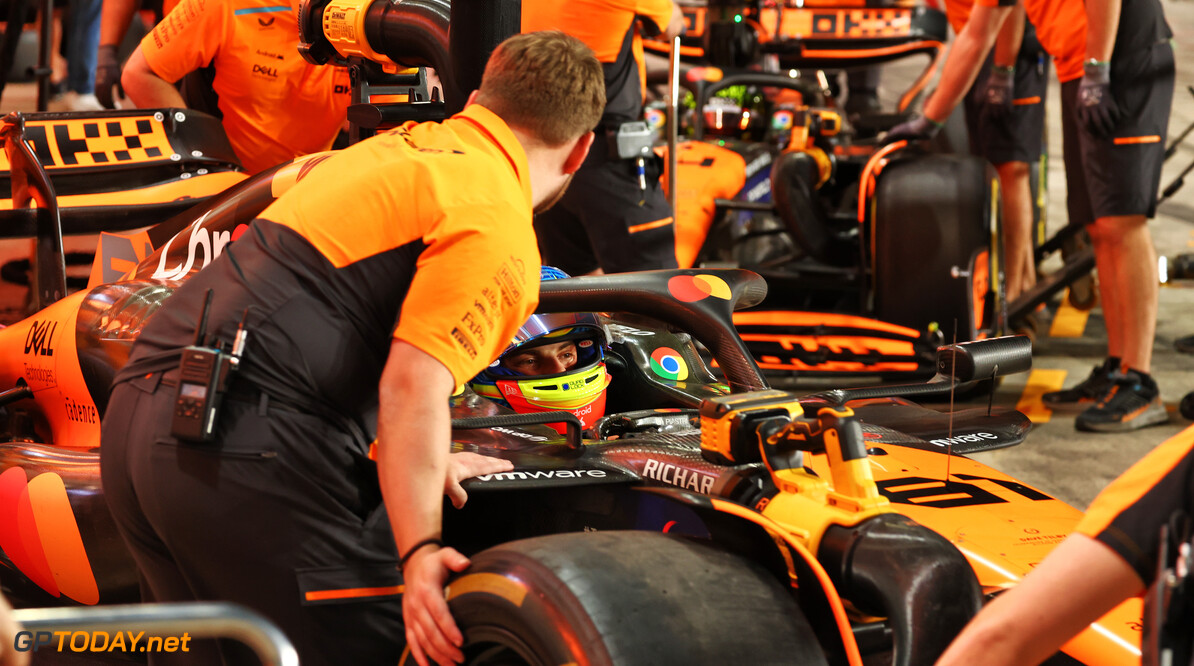 Formula One World Championship
Oscar Piastri (AUS) McLaren MCL38 in the pits.

29.11.2024 Formula 1 World Championship, Rd 23, Qatar Grand Prix, Doha, Qatar, Sprint Qualifying Day.

 - www.xpbimages.com, EMail: requests@xpbimages.com (C) Copyright: Coates / XPB Images
Motor Racing - Formula One World Championship - Qatar Grand Prix - Sprint Qualifying Day - Doha, Qatar
XPB Images
Doha
Qatar

Formel1 Formel F1 Formula 1 Formula1 GP Grand Prix one Losail International Circuit November Qatar Doha Friday 29 11 2024 Practice Lusail Portrait