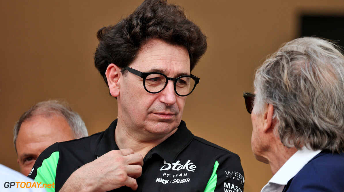 Formula One World Championship
(L to R): Mattia Binotto (ITA) Sauber Motorsport Chief Operating and Chief Technical Officer with Luca di Montezemolo (ITA).

12.04.2025. Formula 1 World Championship, Rd 4, Bahrain Grand Prix, Sakhir, Bahrain, Qualifying Day.

- www.xpbimages.com, EMail: requests@xpbimages.com (C) Copyright: Moy / XPB Images
Motor Racing - Formula One World Championship - Bahrain Grand Prix - Qualifying Day - Sakhir, Bahrain
xpbimages.com
Sakhir
Bahrain

Formel1 Formel F1 Formula 1 Formula1 GP Grand Prix one Bahrain International Circuit BIC Manama Bahrain Sakhir Saturday April 12 04 4 2025 Portrait Stake F1 Team Kick Sauber