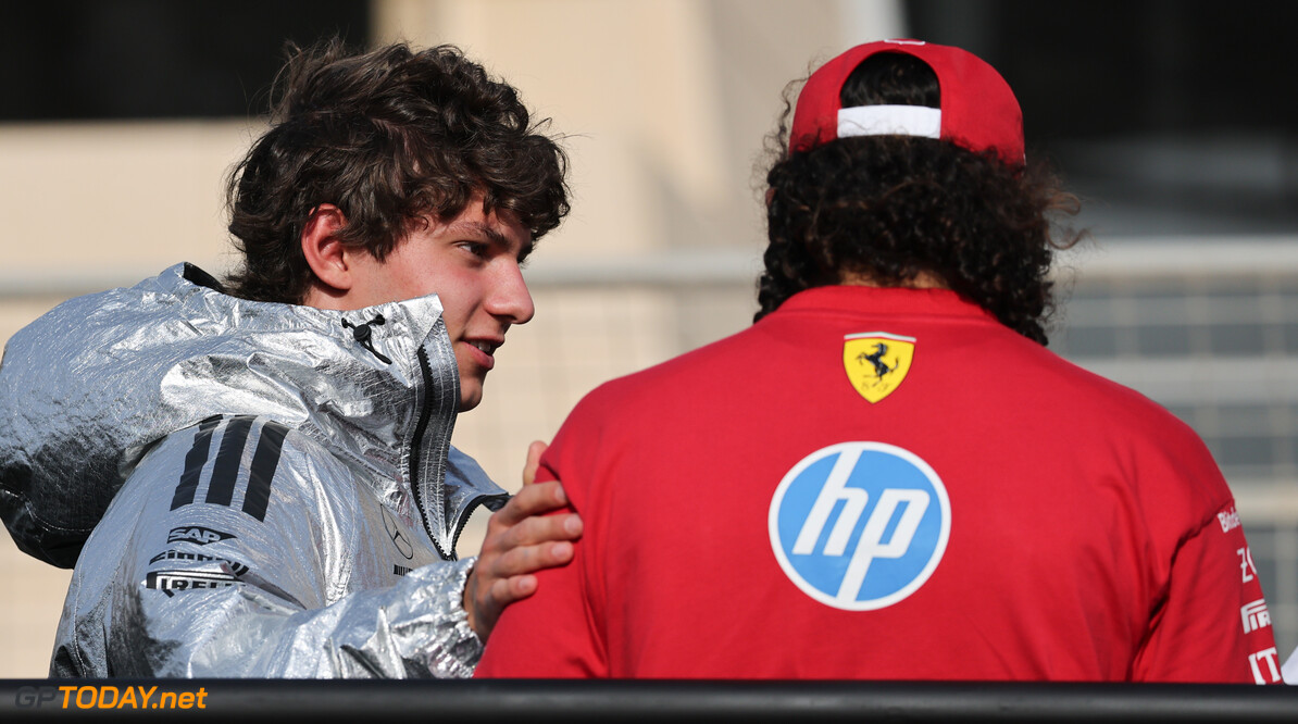 Formula One World Championship
Andrea Kimi Antonelli (ITA), Mercedes AMG F1 and Lewis Hamilton (GBR), Scuderia Ferrari 
13.04.2025. Formula 1 World Championship, Rd 4, Bahrain Grand Prix, Sakhir, Bahrain, Race Day.
- www.xpbimages.com, EMail: requests@xpbimages.com (C) Copyright: Charniaux / XPB Images
Motor Racing - Formula One World Championship - Bahrain Grand Prix - Race Day - Sakhir, Bahrain
xpbimages.com
Sakhir
Bahrain

Formel1 Formel F1 Formula 1 Formula1 GP Grand Prix one Bahrain International Circuit BIC Manama Bahrain Sakhir Sunday April 13 04 4 2025 Portrait