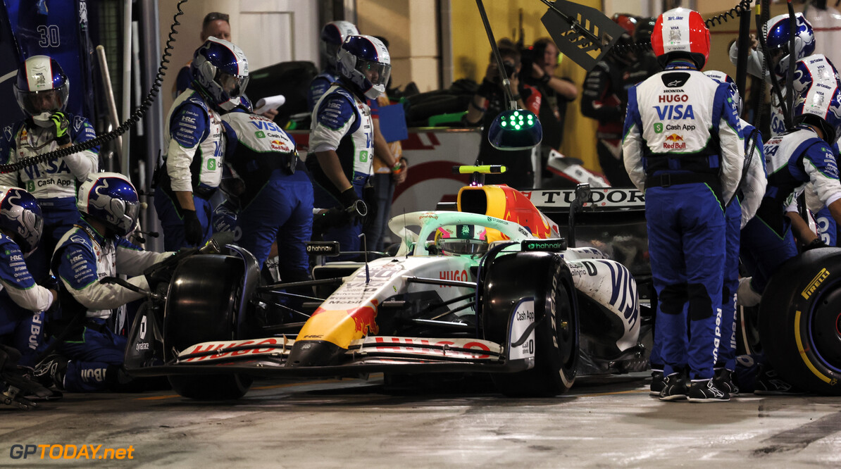 Formula One World Championship
Liam Lawson (NZL) Racing Bulls VCARB 02 makes a pit stop.

13.04.2025. Formula 1 World Championship, Rd 4, Bahrain Grand Prix, Sakhir, Bahrain, Race Day.

- www.xpbimages.com, EMail: requests@xpbimages.com (C) Copyright: Bearne / XPB Images
Motor Racing - Formula One World Championship - Bahrain Grand Prix - Race Day - Sakhir, Bahrain
xpbimages.com
Sakhir
Bahrain

Formel1 Formel F1 Formula 1 Formula1 GP Grand Prix one Bahrain International Circuit BIC Manama Bahrain Sakhir Sunday April 13 04 4 2025 Race Action Track Pit Stop Pitstop Visa Cash App Racing Bulls