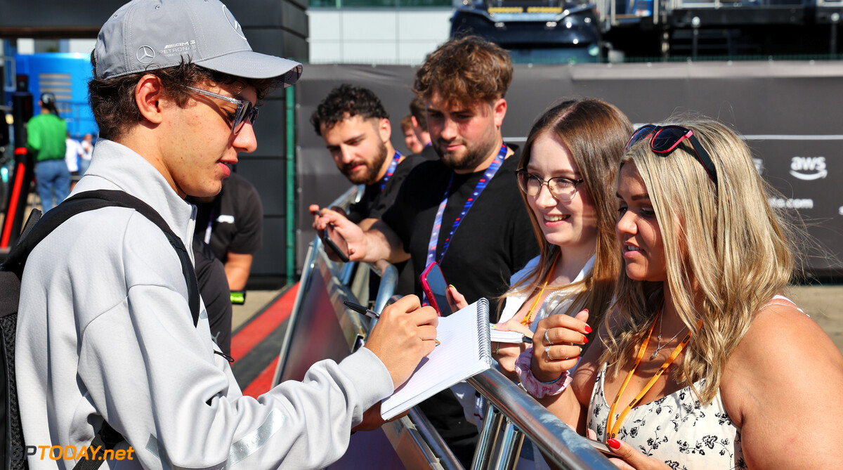 Formula One World Championship
Andrea Kimi Antonelli (ITA) Mercedes AMG F1 with fans.

03.07.2025. Formula 1 World Championship, Rd 12, British Grand Prix, Silverstone, England, Preparation Day.

- www.xpbimages.com, EMail: requests@xpbimages.com (C) Copyright: Batchelor / XPB Images
Motor Racing - Formula One World Championship - British Grand Prix - Preparation Day - Silverstone, England
XPB Images
Silverstone
England

July Formel1 Formel F1 Formula 1 Formula1 GP Grand Prix one Thursday Circuit Silverstone England Britain British United Kingdom UK 03 3 07 7 2025 Crowd Fans Spectators Audience Portrait