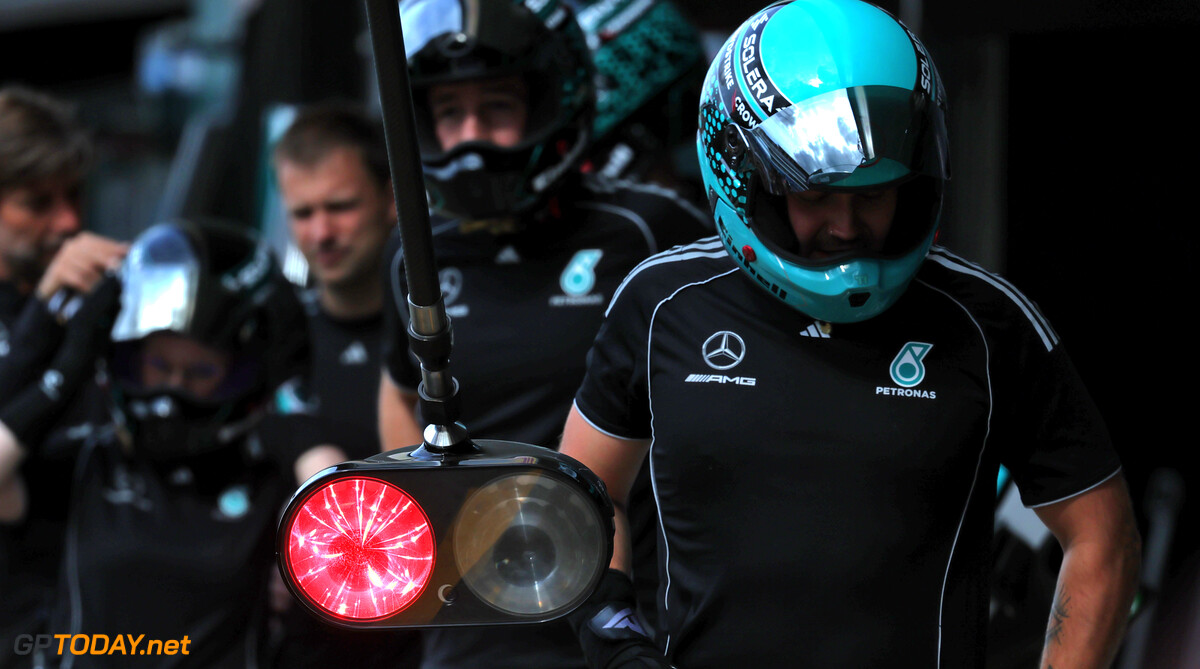 Formula One World Championship
Mercedes AMG F1 practices a pit stop.

03.07.2025. Formula 1 World Championship, Rd 12, British Grand Prix, Silverstone, England, Preparation Day.

 - www.xpbimages.com, EMail: requests@xpbimages.com (C) Copyright: Rew / XPB Images
Motor Racing - Formula One World Championship - British Grand Prix - Preparation Day - Silverstone, England
XPB Images
Silverstone
England

July Formel1 Formel F1 Formula 1 Formula1 GP Grand Prix one Thursday Circuit Silverstone England Britain British United Kingdom UK 03 3 07 7 2025 Pit Stop Pitstop