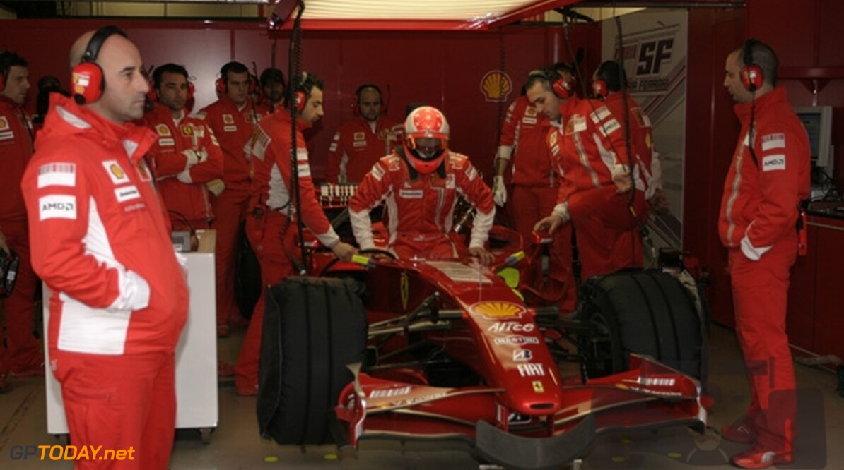 Michael Schumacher test volgende week naast Raikkonen