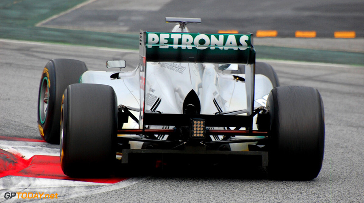 Mercedes GP test morgen met voorwaartse uitlaatmondingen