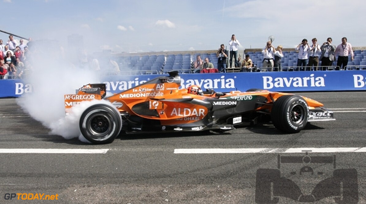 Michiel Mol chanteert Spyker over verkoop Formule 1-team
