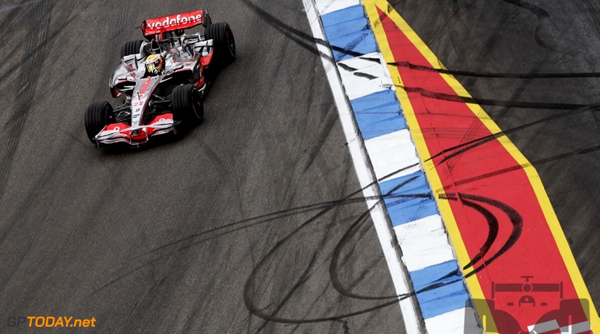 Hamilton: "Ferrari blijft geduchte tegenstander"