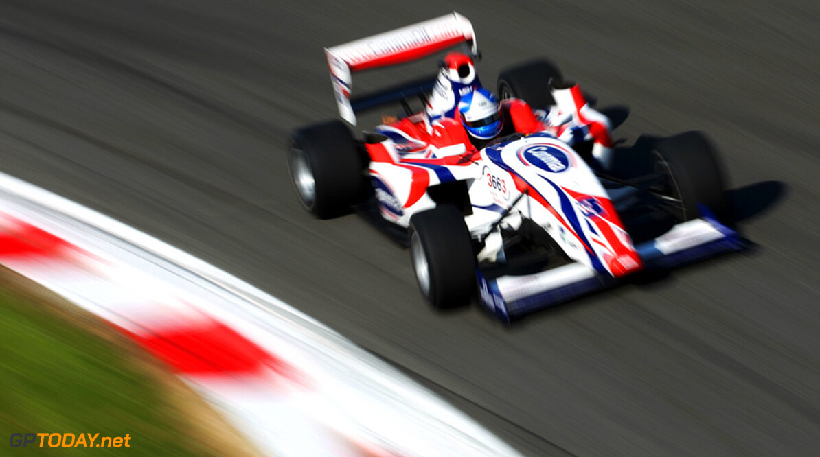 Jolyon Palmer in Formule 2 ter voorbereiding op GP2-weekend