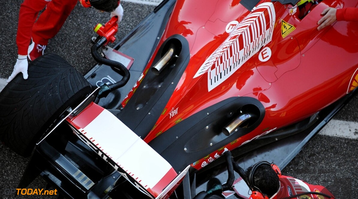 Ferrari past uitlaten van de F60 aan