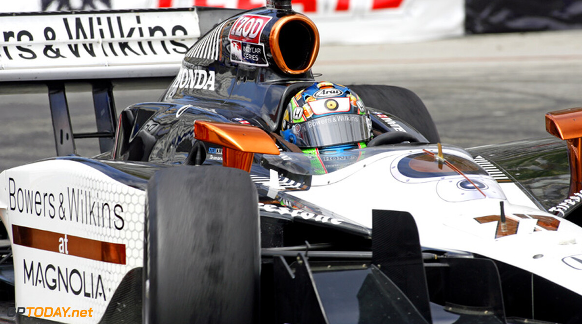 Alex Tagliani zorgt voor sensatie met pole position voor Indy 500