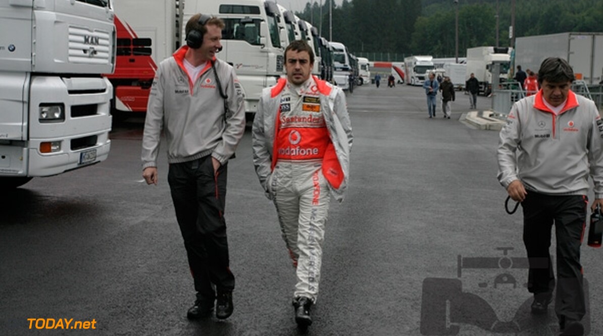 VT2: Alonso leidt Hamilton en Ferrari
