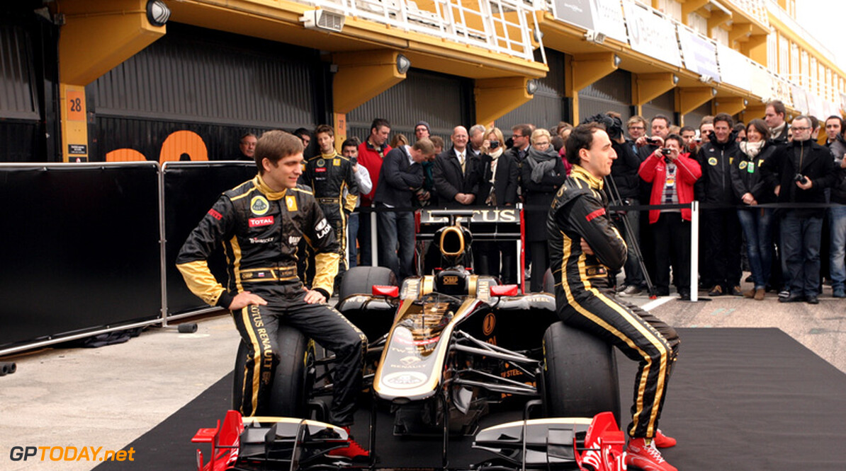 Foto's: Lotus Renault presenteert nieuwe wagen met Senna en Tung