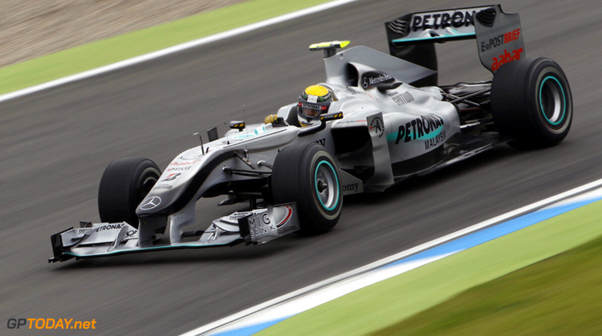 Rosberg mag als eerste met nieuwe Mercedes GP W02 de baan op