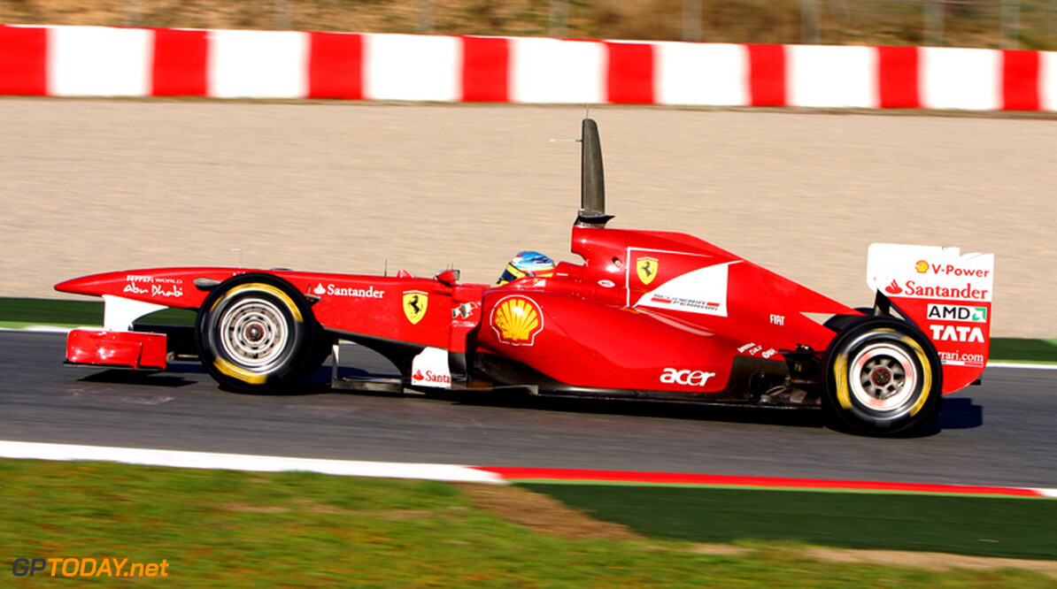 Alonso baalt van toegenomen onzekerheid door slijtage Pirelli's