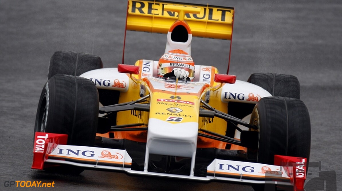 Fotos: Nelson Piquet rijdt eerste meters met Renault R29
