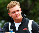 Steiner verklaart tegenvallende Schumacher: "Inhalen is nieuw voor hem"