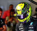 Hamilton kiest voor bizar helmontwerp in Monaco